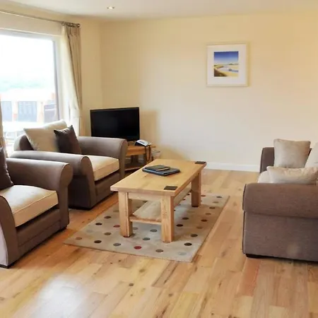 Skylark Sleeps 8 Private Hot Tub & Dogs Welcome Nr Padstow, Resort Pool Bar & Watersports St Columb Major Exterior photo
