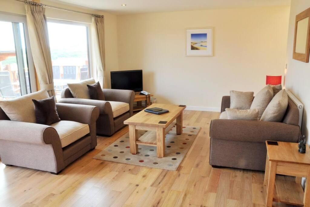 Holiday home Skylark Sleeps 8 Private Hot Tub & Dogs Welcome Nr Padstow, Pool Bar & Watersports *