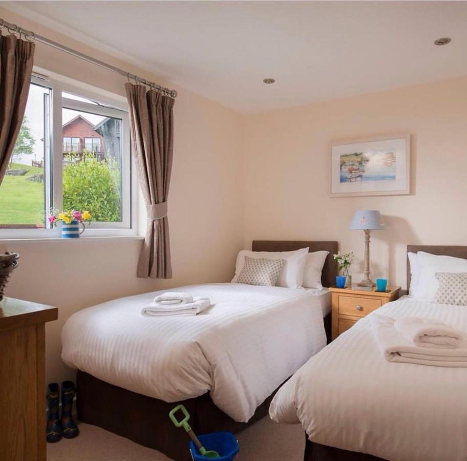 Holiday home Skylark Sleeps 8 Private Hot Tub & Dogs Welcome Nr Padstow, Pool Bar & Watersports St Columb Major