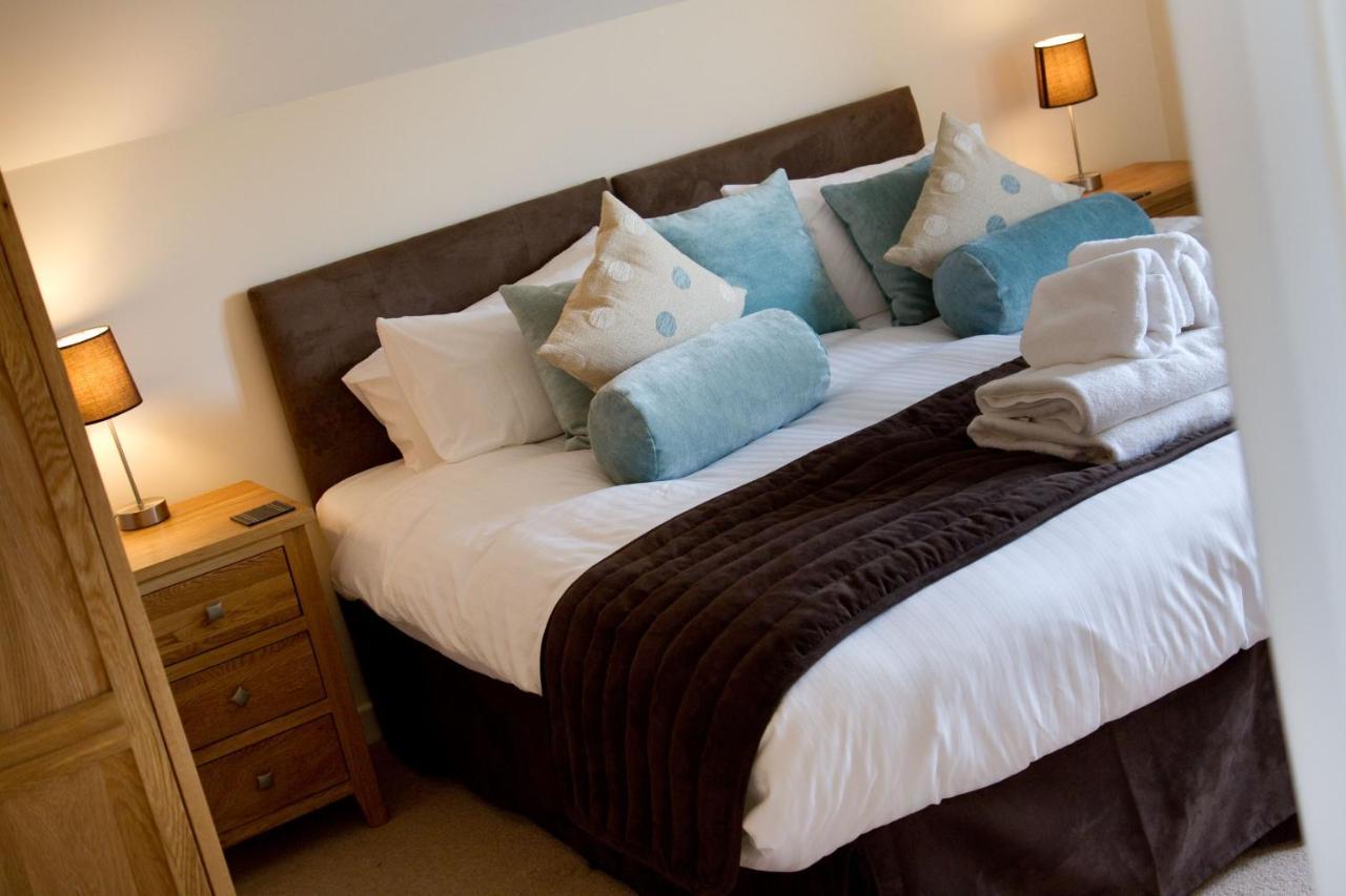 Skylark Sleeps 8 Private Hot Tub & Dogs Welcome Nr Padstow, Pool Bar & Watersports Holiday home *
