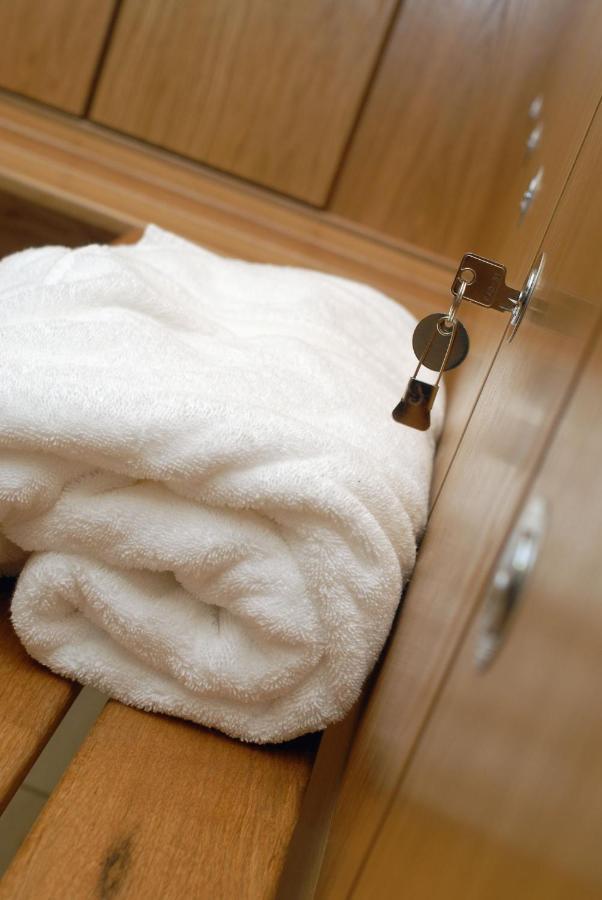 Skylark Sleeps 8 Private Hot Tub & Dogs Welcome Nr Padstow, Pool Bar & Watersports