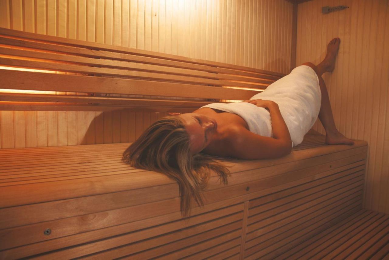 Holiday home Skylark Sleeps 8 Private Hot Tub & Dogs Welcome Nr Padstow, Pool Bar & Watersports *
