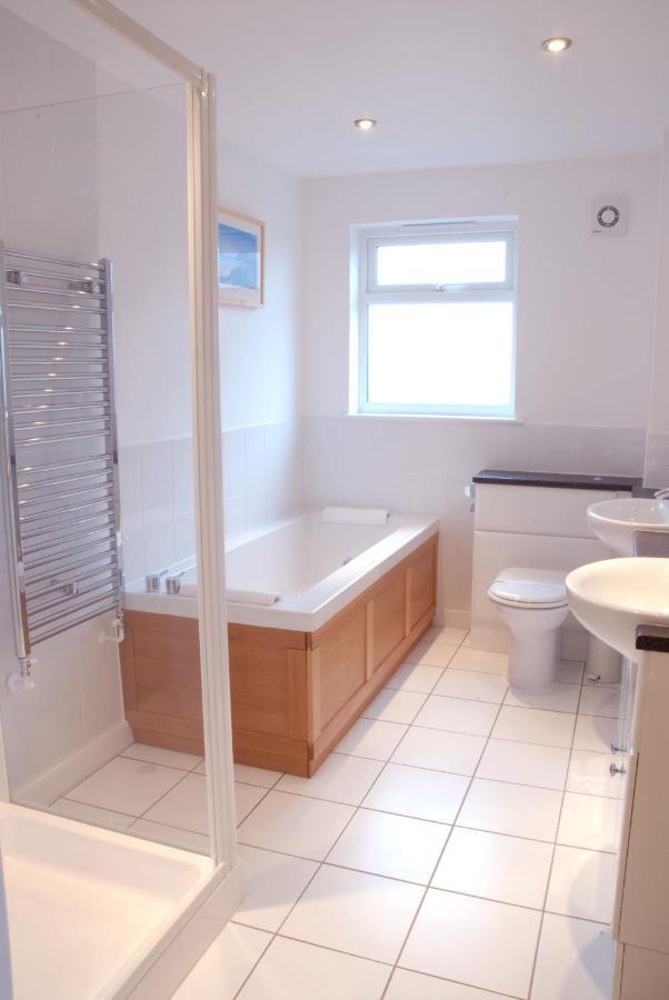 Skylark Sleeps 8 Private Hot Tub & Dogs Welcome Nr Padstow, Pool Bar & Watersports St Columb Major